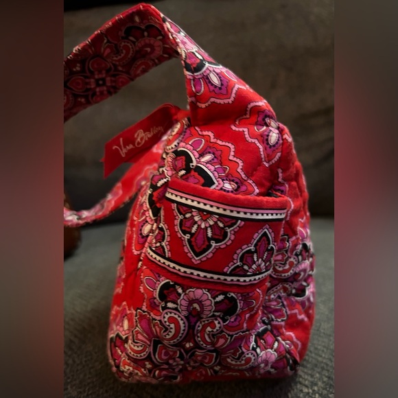 Beautiful Vera Bradley handbag in excellent condition. Adorable. - Picture 8 of 9